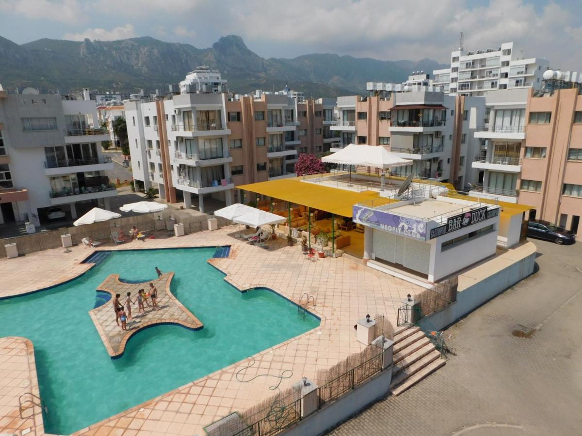 קיירניה Rix Hostel מראה חיצוני תמונה